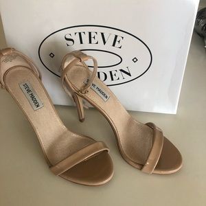 ‼️SOLD‼️Steve Madden strappy heels